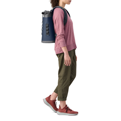 M12 Backpack Soft Cooler - US 1604